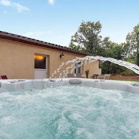 Feriehus 1 Bedroom Amazing Home In Saint-Martial-De-Nabir Saint-Martial-de-Nabirat