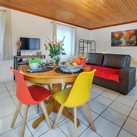 Feriehus 1 Bedroom Amazing Home In Saint-Martial-De-Nabir *
