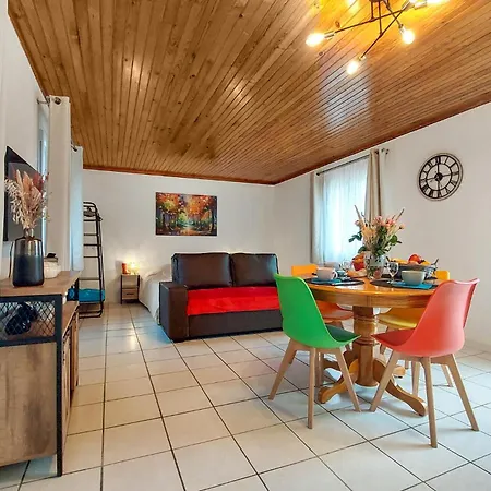 1 Bedroom Amazing Home In Saint-Martial-De-Nabir * Saint-Martial-de-Nabirat