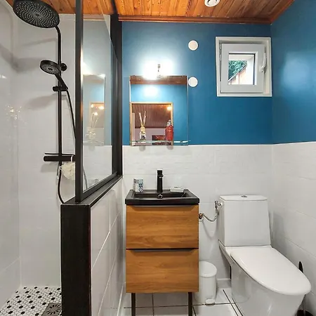 1 Bedroom Amazing Home In Saint-Martial-De-Nabir *